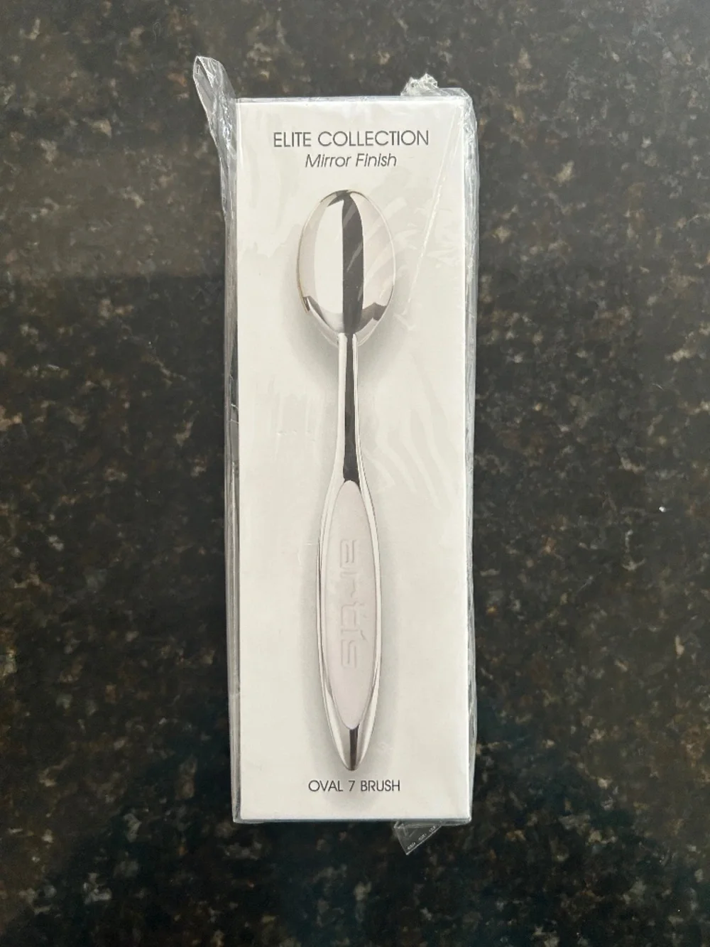 Artis Elite Collection Oval #7 Brush in Mirror Finish